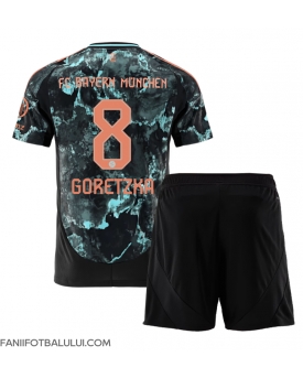 Bayern Munich Leon Goretzka #8 Echipament de Fotbal Replică 2024-25 Copii Deplasare (+ Șorturi)
